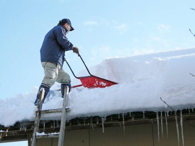 【屋根修理・工事応用編】屋根で行う雪対策で落雪防止！雪下ろしの負担軽減！